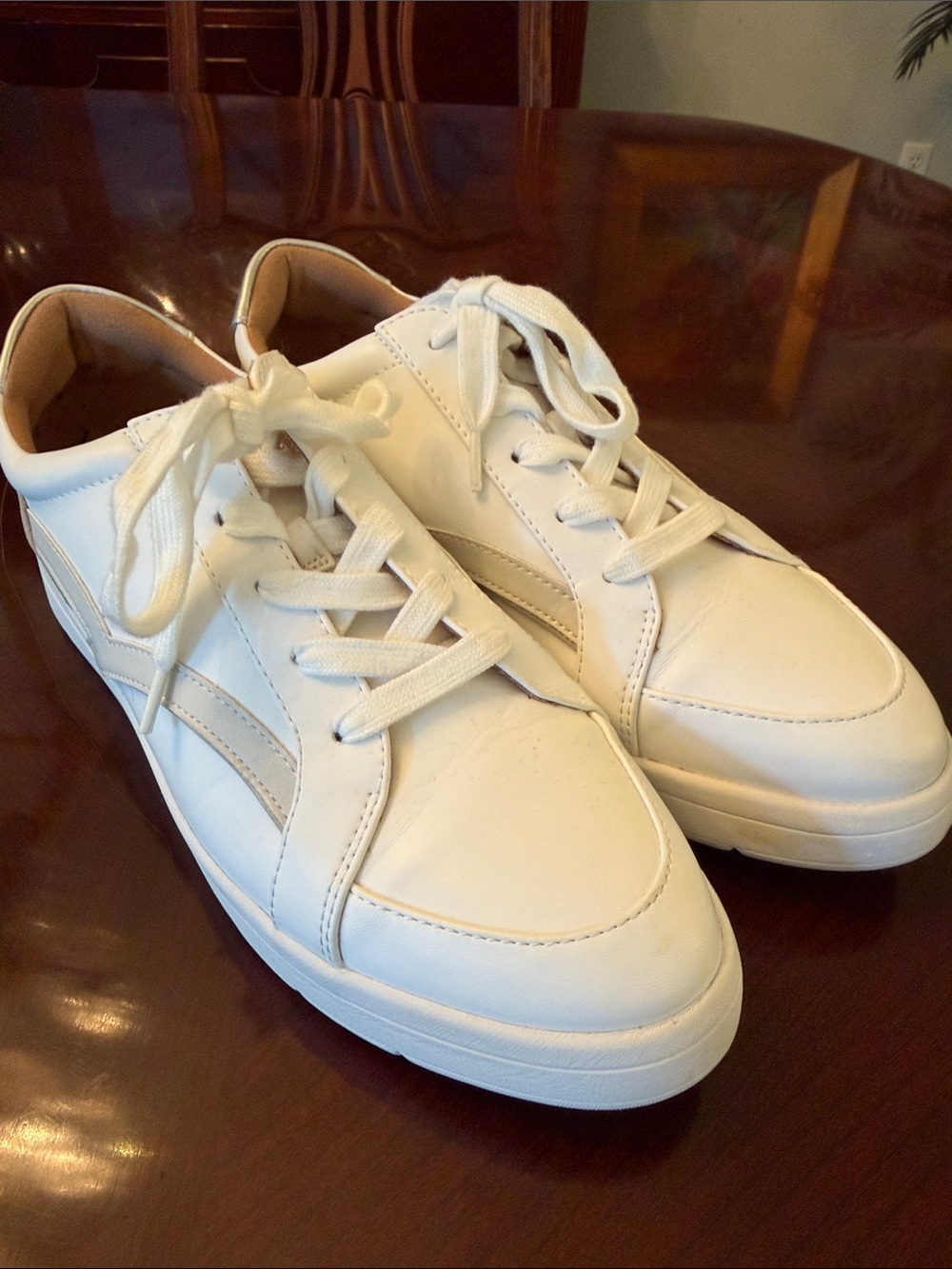 Women’s ROCKPORT TRUTECH White Casual Lace-Up Sneakers